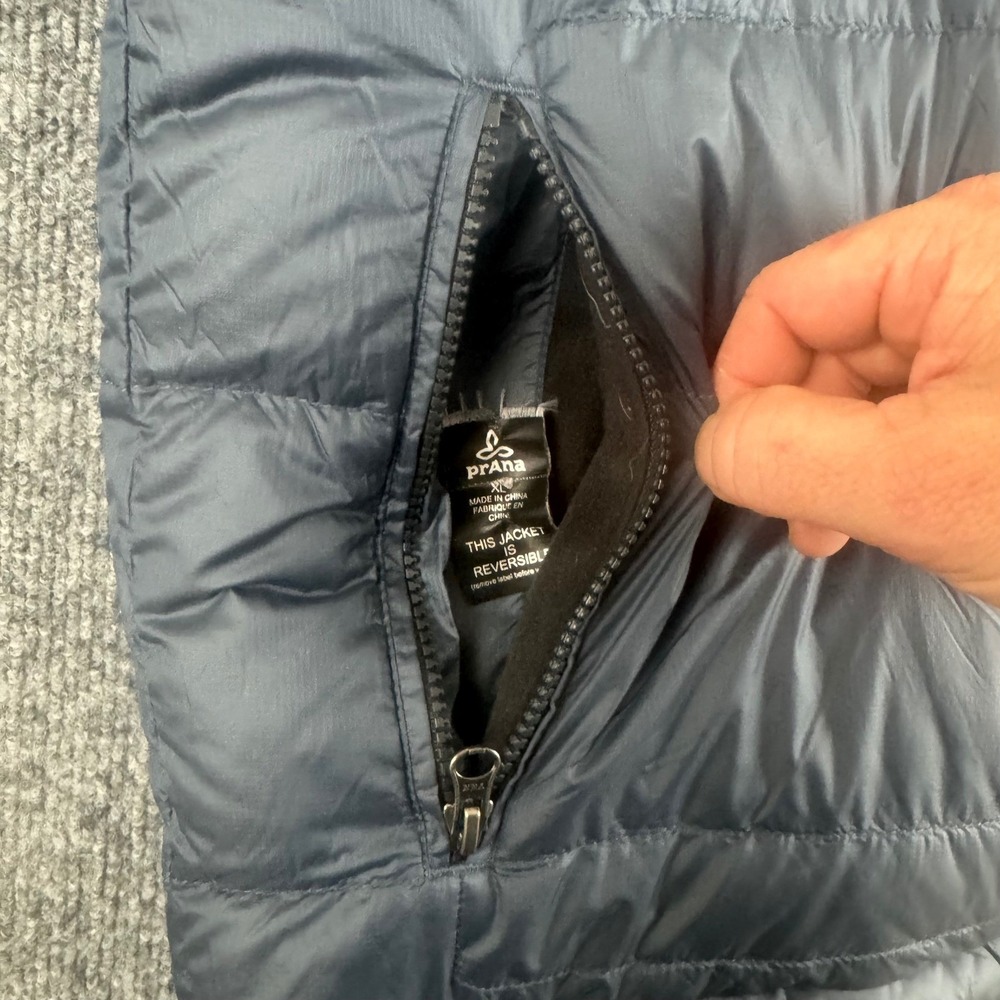 PrAna Reversible Puffer Vest Mens XL Plaid Gray Blue Full Zip Outdoor Insulated - Picture 4 of 16